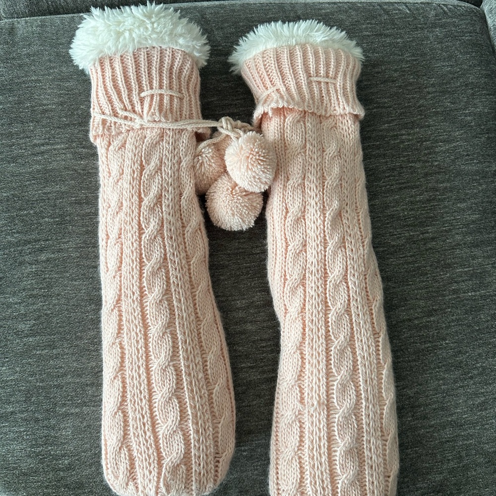 Jane and Bleecker Blush Cable Knit Slipper Socks - Picture 2 of 2